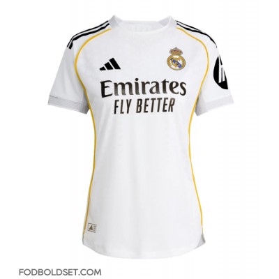 Real Madrid David Alaba #4 Hjemmebanetrøje Dame 2025-26 Kortærmet Real Madrid David Alaba #4 Hjemmebanetrøje Dame 2025-26 Kortærmet